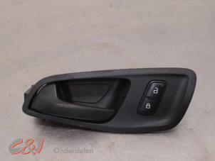 Gebruikte Handgreep Ford Transit Custom 2.2 TDCi 16V Prijs € 26,25 Margeregeling aangeboden door C&J Bedrijfsauto's & Onderdelen