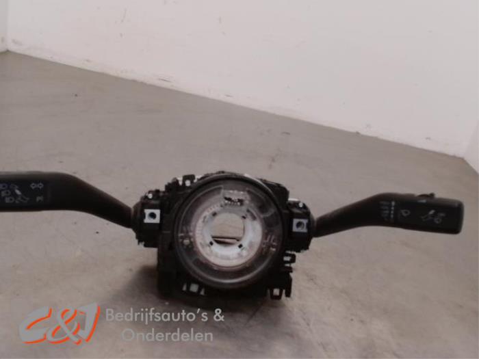 Combischakelaar Stuurkolom van een Volkswagen Caddy III (2KA,2KH,2CA,2CH) 1.6 TDI 16V 2013
