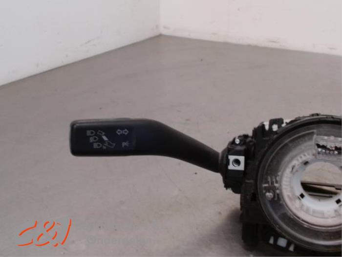 Combischakelaar Stuurkolom van een Volkswagen Caddy III (2KA,2KH,2CA,2CH) 1.6 TDI 16V 2013