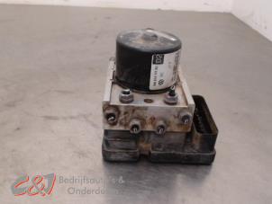 Gebruikte ABS Pomp Volkswagen Caddy III (2KA,2KH,2CA,2CH) 1.9 TDI Prijs € 78,75 Margeregeling aangeboden door C&J Bedrijfsauto's & Onderdelen