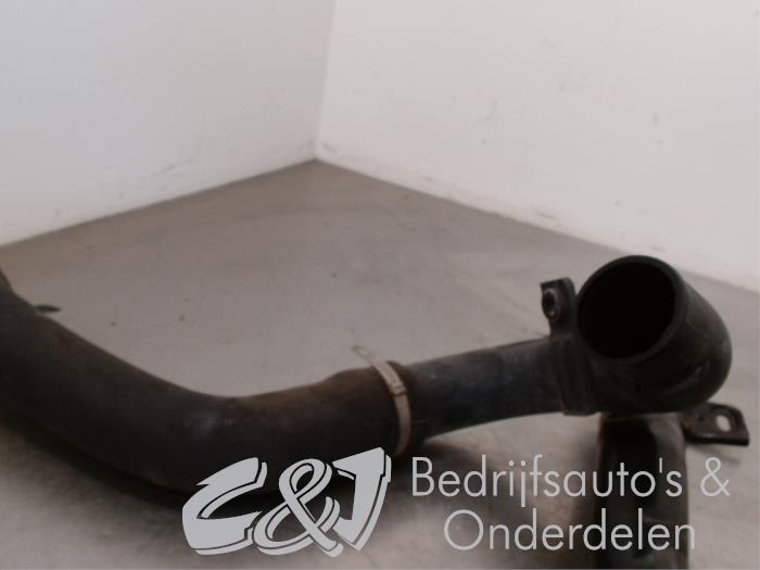Intercooler Slang van een Opel Combo 1.3 CDTI 16V ecoFlex 2015