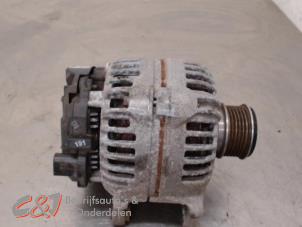 Gebruikte Alternator Volkswagen Caddy III (2KA,2KH,2CA,2CH) 1.6 TDI 16V Prijs € 21,00 Margeregeling aangeboden door C&J Bedrijfsauto's & Onderdelen