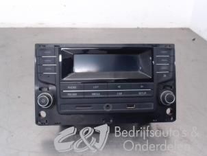 Gebruikte Radio Volkswagen Crafter (SY) 2.0 TDI Prijs € 299,25 Margeregeling aangeboden door C&J bedrijfsauto's & onderdelen
