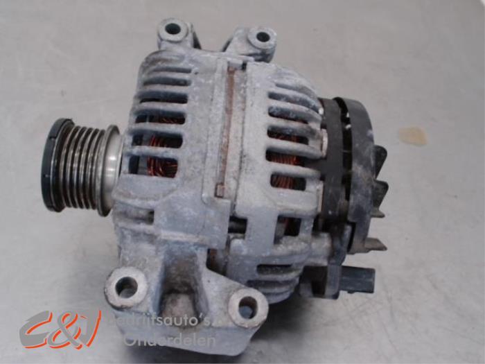 Dynamo van een Mercedes-Benz Sprinter 3t (906.61) 213 CDI 16V 2011