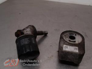 Gebruikte Oliefilterhuis Mercedes Citan (415.6) 1.5 109 CDI Prijs € 47,25 Margeregeling aangeboden door C&J Bedrijfsauto's & Onderdelen