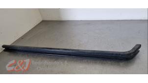 Gebruikte Schuifdeur Rail rechts Fiat Talento 1.6 MultiJet,EcoJet 95 Prijs € 52,50 Margeregeling aangeboden door C&J Bedrijfsauto's & Onderdelen