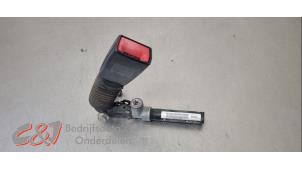 Gebruikte Veiligheidsgordel Insteek Midden-voor Peugeot Boxer (U9) 2.0 BlueHDi 130 Prijs € 15,75 Margeregeling aangeboden door C&J Bedrijfsauto's & Onderdelen