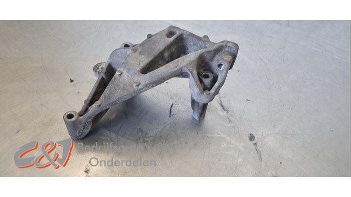 Gebruikte Motorrubber Volkswagen Crafter (SY) 2.0 TDI FWD Prijs € 15,75 Margeregeling aangeboden door C&J Bedrijfsauto's & Onderdelen