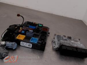 Gebruikte Kontaktslot + computer Peugeot Expert (V1/VA/VB/VE/VF/VT/VY) 2.0 Blue HDi 120 16V Prijs € 315,00 Margeregeling aangeboden door C&J Bedrijfsauto's & Onderdelen