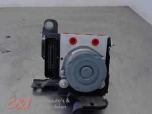 Gebruikte ABS Pomp Opel Combo Cargo 1.5 CDTI 100 Prijs € 210,00 Margeregeling aangeboden door C&J Bedrijfsauto's & Onderdelen