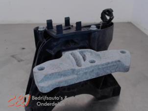 Gebruikte Motorrubber Opel Combo Cargo 1.5 CDTI 100 Prijs € 42,00 Margeregeling aangeboden door C&J Bedrijfsauto's & Onderdelen