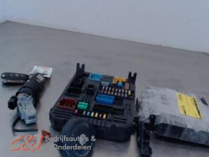 Gebruikte Kontaktslot + computer Opel Combo Cargo 1.5 CDTI 100 Prijs € 315,00 Margeregeling aangeboden door C&J Bedrijfsauto's & Onderdelen