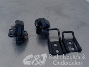Gebruikte Slotmechaniek Portier 4Deurs rechts-achter Opel Combo Cargo 1.5 CDTI 100 Prijs € 26,25 Margeregeling aangeboden door C&J bedrijfsauto's & onderdelen