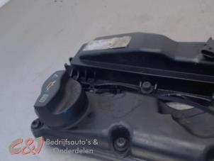 Gebruikte Kleppendeksel Mercedes Sprinter 3t (906.61) 213 CDI 16V Prijs € 36,75 Margeregeling aangeboden door C&J Bedrijfsauto's & Onderdelen