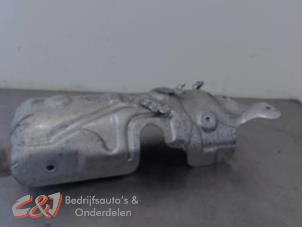 Gebruikte Hitteschild uitlaat Ford Transit Connect (PJ2) 1.5 TDCi Prijs € 42,00 Margeregeling aangeboden door C&J Bedrijfsauto's & Onderdelen