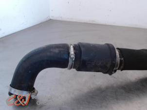Gebruikte Intercooler Slang Ford Transit Custom 2.2 TDCi 16V Prijs € 21,00 Margeregeling aangeboden door C&J Bedrijfsauto's & Onderdelen
