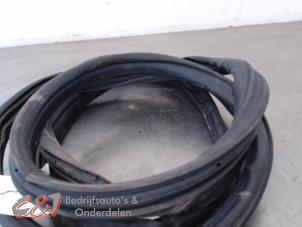 Gebruikte Deurrubber 2Deurs links Ford Transit Custom 2.2 TDCi 16V Prijs € 31,50 Margeregeling aangeboden door C&J Bedrijfsauto's & Onderdelen