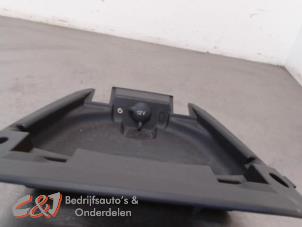 Gebruikte 12 Volt aansluiting Ford Transit Custom 2.2 TDCi 16V Prijs € 21,00 Margeregeling aangeboden door C&J Bedrijfsauto's & Onderdelen