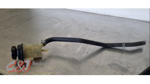 Gebruikte Stuurbekrachtiging Olie Reservoir Ford Transit 2.2 TDCi 16V Prijs € 31,50 Margeregeling aangeboden door C&J Bedrijfsauto's & Onderdelen