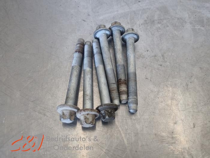 Gebruikte Bouten set Citroen Jumper (U9) 3.0 HDi 180 Euro 5 Prijs € 10,50 Margeregeling aangeboden door C&J Bedrijfsauto's & Onderdelen