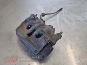 Gebruikte Remklauw (Tang) rechts-voor Nissan NV 400 (M9J) 2.3 dCi 150 16V Prijs € 36,75 Margeregeling aangeboden door C&J Bedrijfsauto's & Onderdelen