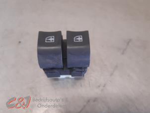 Gebruikte Raam schakelaar elektrisch Renault Trafic (1FL/2FL/3FL/4FL) 1.6 dCi 140 Twin Turbo Prijs € 31,50 Margeregeling aangeboden door C&J Bedrijfsauto's & Onderdelen