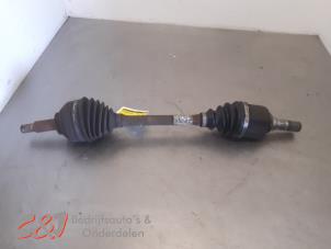 Gebruikte Steekas links-voor Opel Vivaro 2.0 CDTI Prijs € 26,25 Margeregeling aangeboden door C&J Bedrijfsauto's & Onderdelen