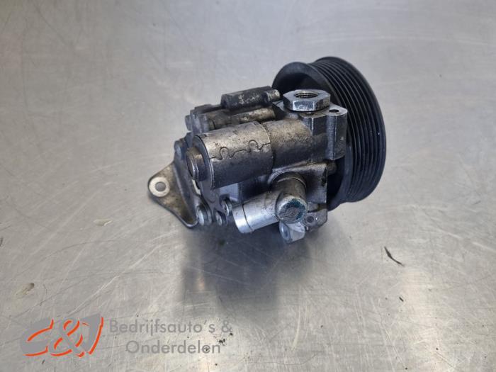 Gebruikte Pomp Servo Mercedes Vito (639.6) 3.0 122 CDI V6 24V Prijs € 157,50 Margeregeling aangeboden door C&J Bedrijfsauto's & Onderdelen