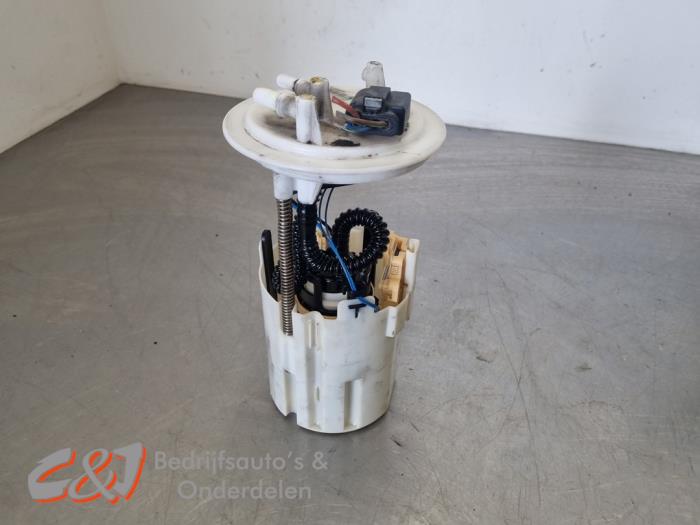 Gebruikte Tank element Pomp Mercedes Vito (639.6) 3.0 122 CDI V6 24V Prijs € 78,75 Margeregeling aangeboden door C&J Bedrijfsauto's & Onderdelen