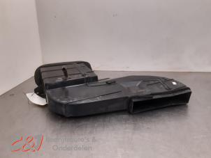 Gebruikte Luchtgeleider Ford Transit 2.2 TDCi 16V Euro 5 Prijs € 31,50 Margeregeling aangeboden door C&J Bedrijfsauto's & Onderdelen