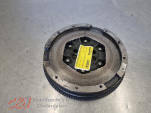Gebruikte Vliegwiel dubbele massa Nissan NV 400 (M9J) 2.3 dCi 150 16V Prijs € 315,00 Margeregeling aangeboden door C&J Bedrijfsauto's & Onderdelen