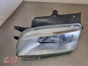Gebruikte Linker Koplamp Citroen Berlingo 1.9 Di Prijs € 31,50 Margeregeling aangeboden door C&J Bedrijfsauto's & Onderdelen