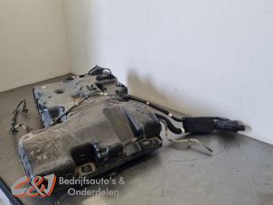 Gebruikte Adblue tank Volkswagen Crafter (SY) 2.0 TDI FWD Prijs € 341,25 Margeregeling aangeboden door C&J Bedrijfsauto's & Onderdelen