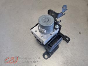 Gebruikte ABS Pomp Peugeot Partner (EA//EF/EN/EU) 1.5 BlueHDi 130 Prijs € 210,00 Margeregeling aangeboden door C&J Bedrijfsauto's & Onderdelen