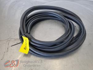 Gebruikte Kofferdeksel Rubber Peugeot Partner (EA//EF/EN/EU) 1.5 BlueHDi 130 Prijs € 42,00 Margeregeling aangeboden door C&J Bedrijfsauto's & Onderdelen