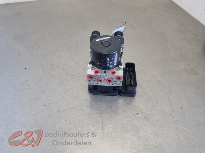 Gebruikte ABS Pomp Volkswagen Transporter/Caravelle T5 2.5 TDi PF Prijs € 94,50 Margeregeling aangeboden door C&J Bedrijfsauto's & Onderdelen