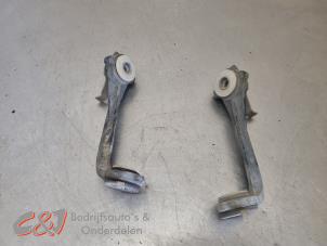 Gebruikte Subframe Renault Trafic (1FL/2FL/3FL/4FL) 2.0 dCi 16V 150 Prijs € 36,75 Margeregeling aangeboden door C&J Bedrijfsauto's & Onderdelen