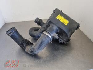 Gebruikte Luchtfilterhuis Renault Trafic (1FL/2FL/3FL/4FL) 1.6 dCi 140 Twin Turbo Prijs € 89,25 Margeregeling aangeboden door C&J Bedrijfsauto's & Onderdelen