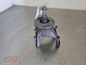 Gebruikte Motorsteun Volkswagen Transporter/Caravelle T5 2.5 TDi PF Prijs € 21,00 Margeregeling aangeboden door C&J Bedrijfsauto's & Onderdelen