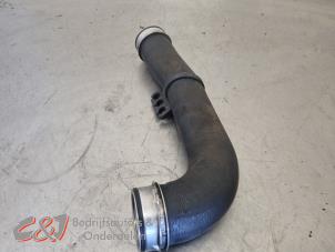 Gebruikte Intercooler Buis Volkswagen Caddy III (2KA,2KH,2CA,2CH) 1.9 TDI Prijs € 21,00 Margeregeling aangeboden door C&J Bedrijfsauto's & Onderdelen