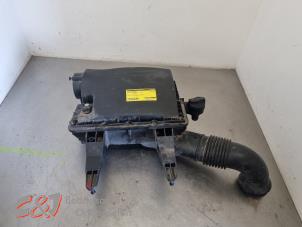 Gebruikte Luchtfilterhuis Mercedes Sprinter 3,5t (906.63) 316 CDI 16V Prijs € 78,75 Margeregeling aangeboden door C&J Bedrijfsauto's & Onderdelen