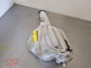 Gebruikte Ruitensproeiertank voor Mercedes Sprinter 3,5t (906.63) 316 CDI 16V Prijs € 36,75 Margeregeling aangeboden door C&J Bedrijfsauto's & Onderdelen