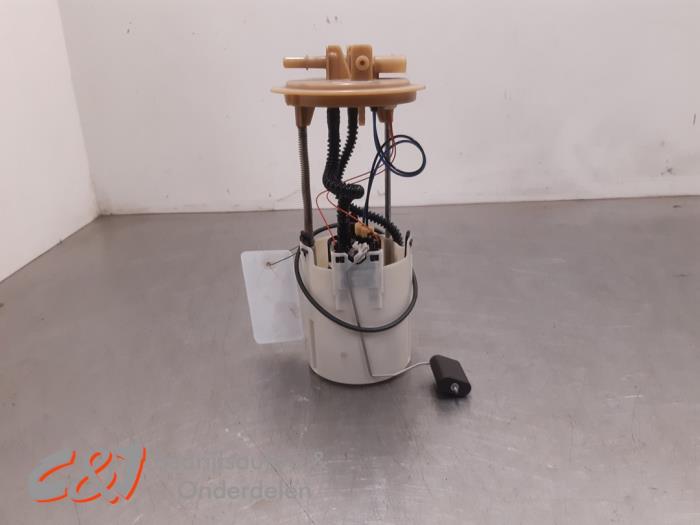 Gebruikte Tank element Pomp Volkswagen Crafter (SY) 2.0 TDI FWD Prijs € 36,75 Margeregeling aangeboden door C&J Bedrijfsauto's & Onderdelen