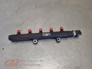 Gebruikte Injector brug Ford Transit Custom 2.2 TDCi 16V Prijs € 78,75 Margeregeling aangeboden door C&J Bedrijfsauto's & Onderdelen