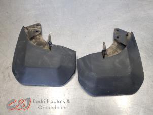 Gebruikte Spatlap Ford Transit 2.0 TDCi 16V Eco Blue 170 Prijs € 21,00 Margeregeling aangeboden door C&J Bedrijfsauto's & Onderdelen