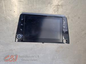 Gebruikte Display Multi Media regelunit Peugeot Partner (EA//EF/EN/EU) 1.5 BlueHDi 100 Prijs € 194,25 Margeregeling aangeboden door C&J Bedrijfsauto's & Onderdelen