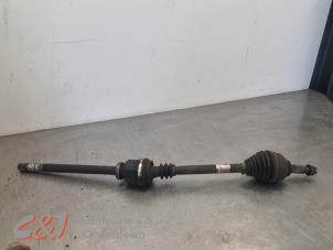 Gebruikte Cardanas rechts-voor (VWA) Opel Vivaro 2.5 DTI 16V Prijs € 26,25 Margeregeling aangeboden door C&J Bedrijfsauto's & Onderdelen