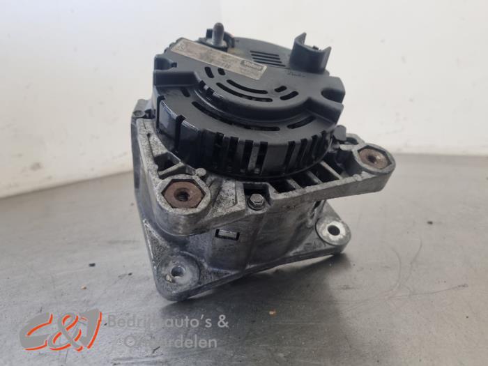 Gebruikte Dynamo Opel Vivaro 2.5 DTI 16V Prijs € 36,75 Margeregeling aangeboden door C&J Bedrijfsauto's & Onderdelen