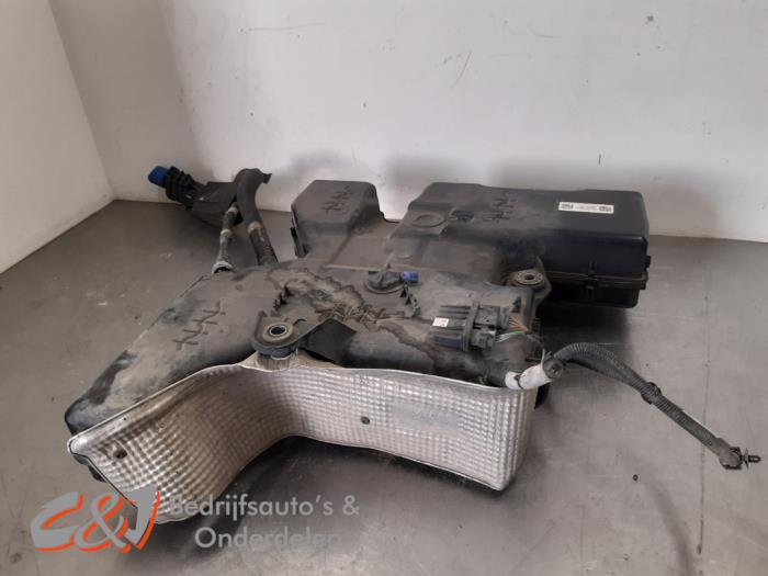Gebruikte Tank adblue Volkswagen Crafter (SY) 2.0 TDI Prijs € 194,25 Margeregeling aangeboden door C&J Bedrijfsauto's & Onderdelen