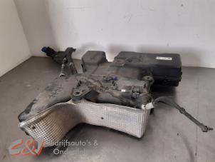 Gebruikte Adblue tank Volkswagen Crafter (SY) 2.0 TDI Prijs € 210,00 Margeregeling aangeboden door C&J Bedrijfsauto's & Onderdelen